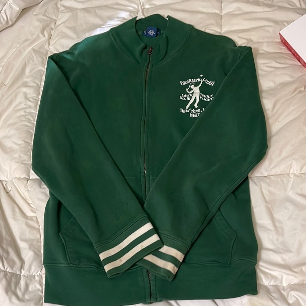 Green lawn tennis flight b New York 1967 .Boys large 14-16